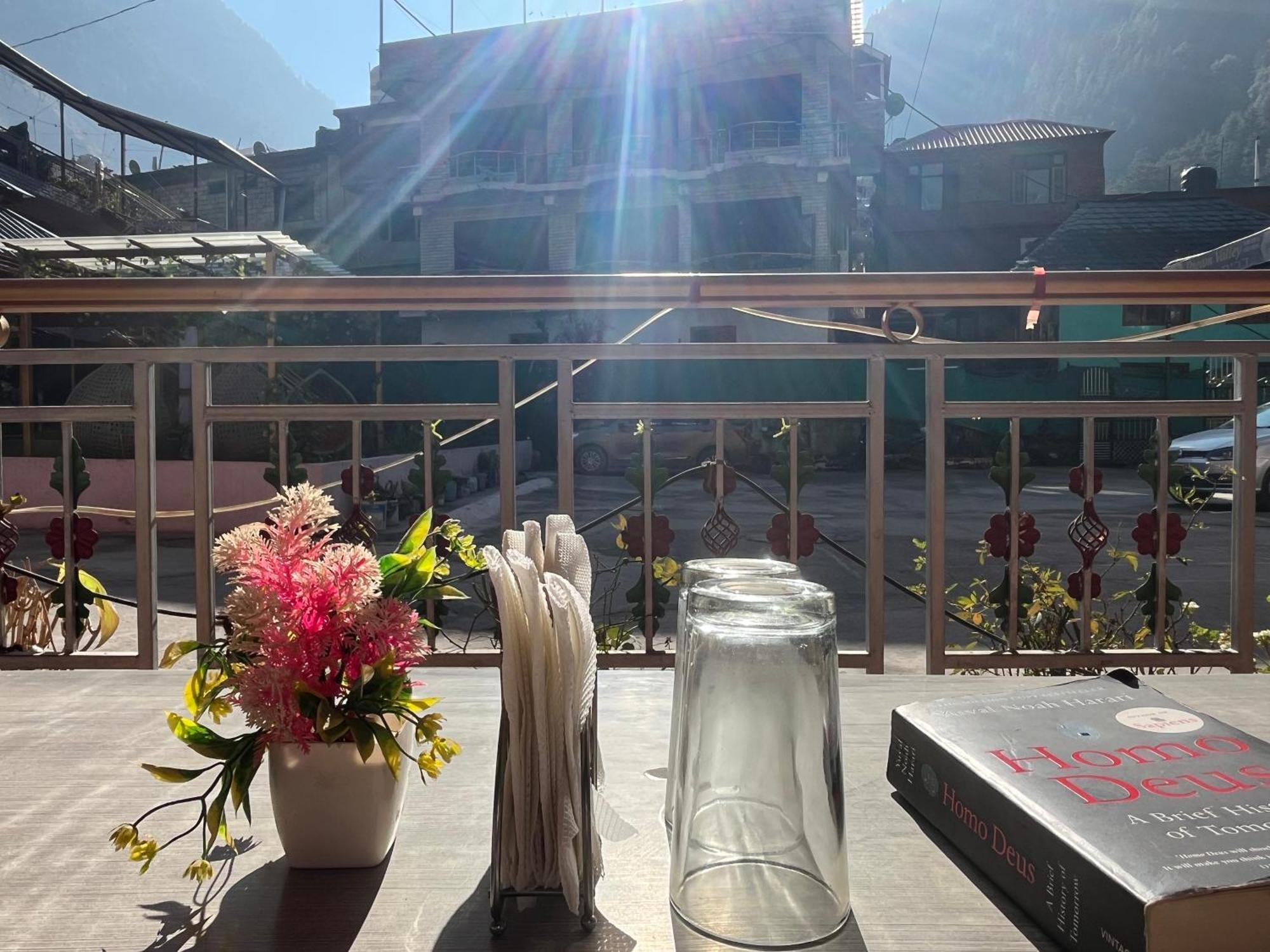 Hotel Dream Valley Kasol #Near Mall Road #River View #Parking #Gaming Zone #Open Terrace #Restaurant ภายนอก รูปภาพ