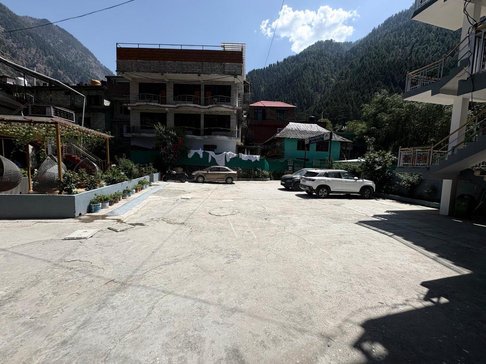 Hotel Dream Valley Kasol #Near Mall Road #River View #Parking #Gaming Zone #Open Terrace #Restaurant ภายนอก รูปภาพ
